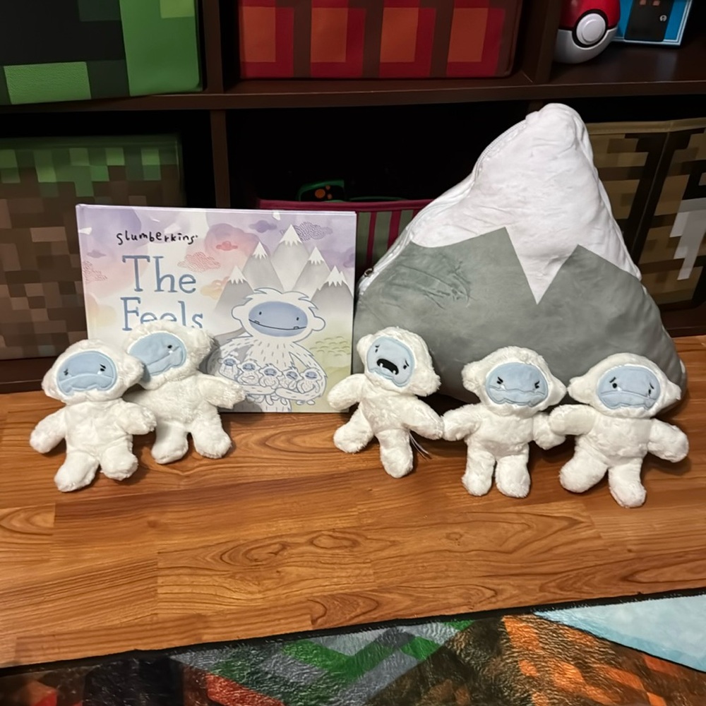 NWT slumberkins The Feels Set